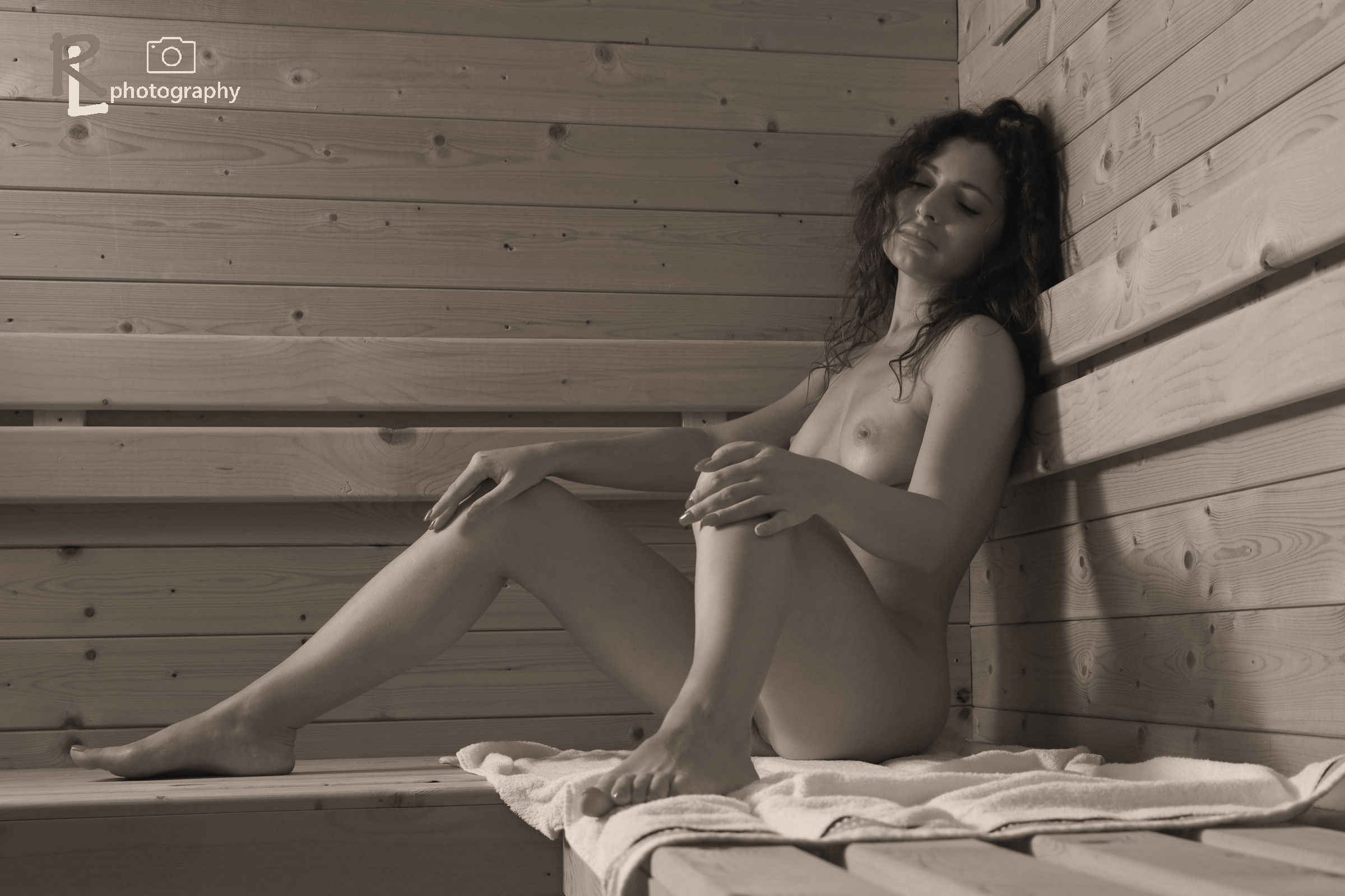 https://nudepicsdrenthe.nl/.cm4all/mediadb/Helina 2023-09-15/sauna/helina-r-filter-w-805.jpg